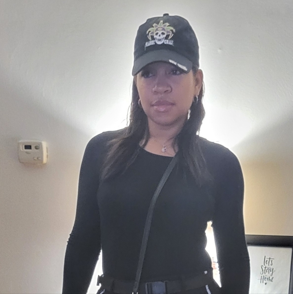 Meet your Posher, Crystal
